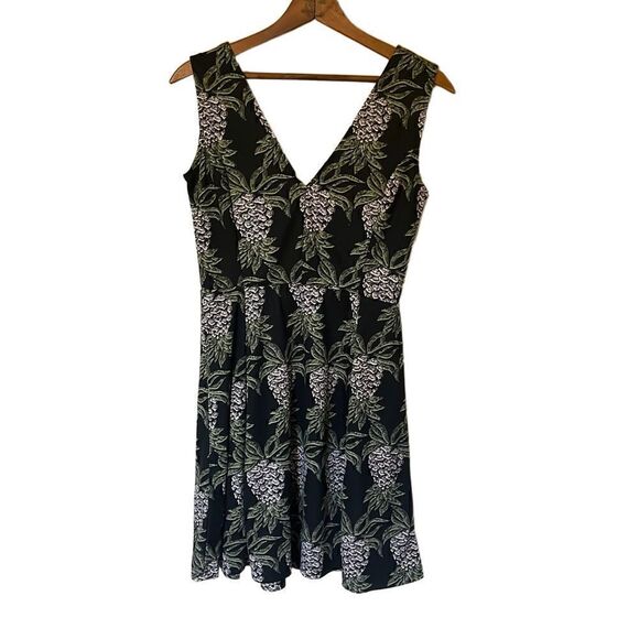 H&M Fit & Flare Pineapple V Neck Mini Dress - Picture 8 of 8